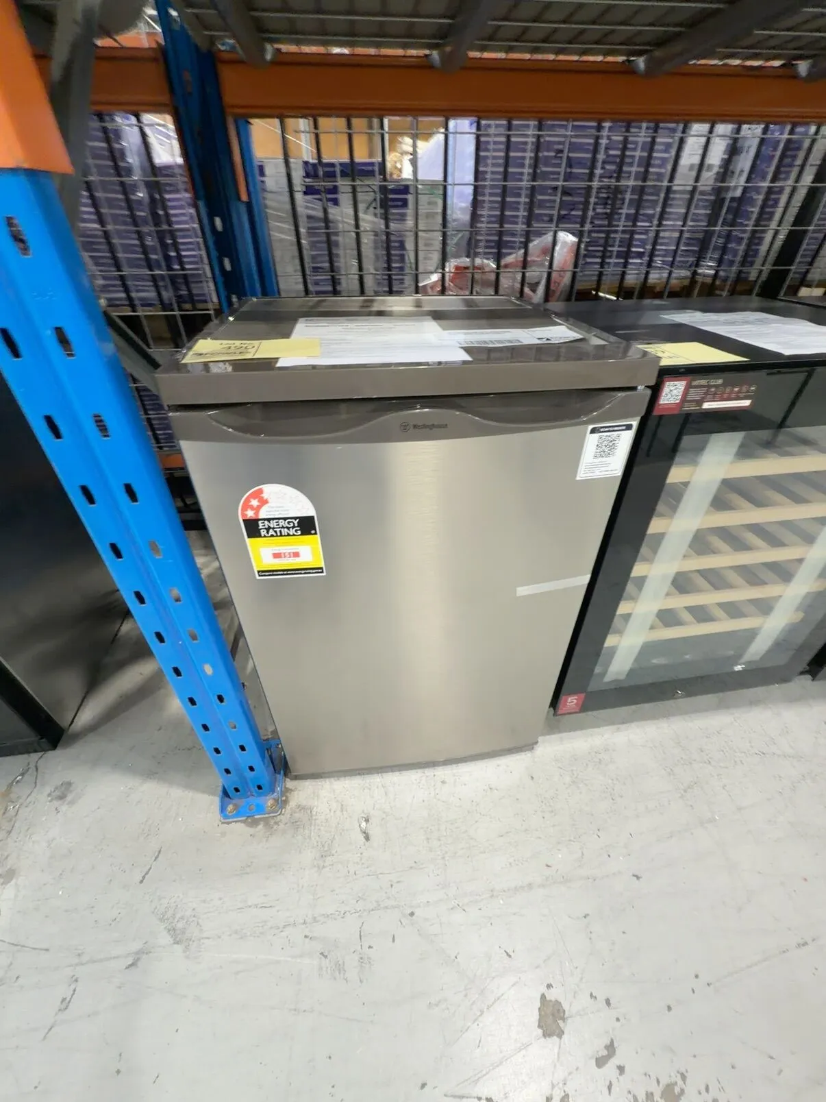 WESTINGHOUSE WIM1200AE FREESTANDING OR UNDERCOUNTER 120L BAR FRIGE S/STEEL WITH 12 MONTH WARRANTY RRP$619 WESTINGHOUSE WIM1200AE FREESTANDING OR UNDERCOUNTER 120L BAR FRIGE S/STEEL WITH 12 MONTH WARRANTY RRP$619