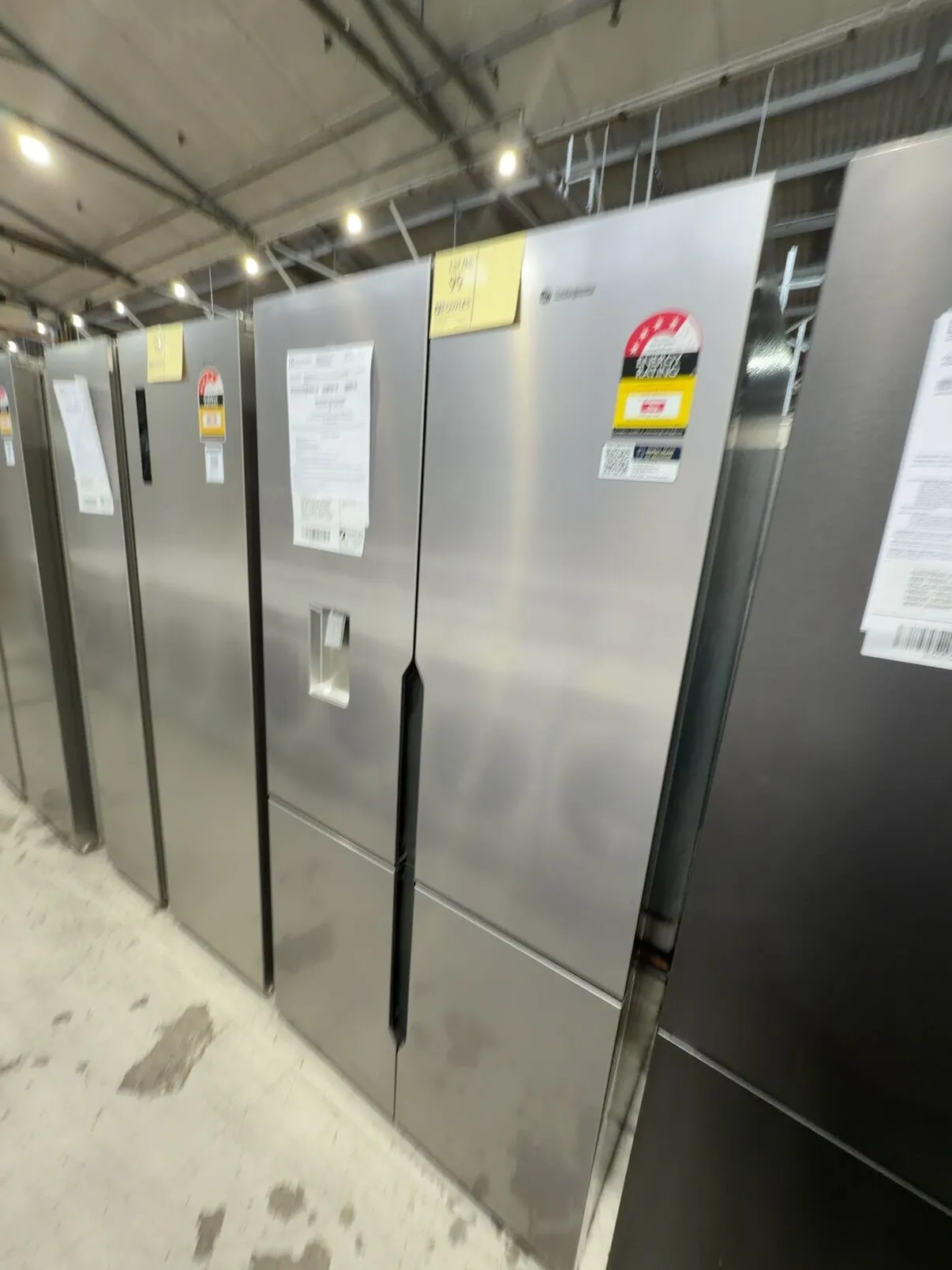 WESTINGHOUSE WSE6630SA FRENCH DOOR FRIDGE WITH WATER, 564 LITRE, 896MM WIDE, NON PLUMBED WATER, HUMIDITY CONTROLLED CRISPERS, MULTI AIRFLOW SYSTEM, FULL WIDTH CRISPERS, SPILLSAFE SHELVES, ADJUSTABLE INTERIOR, 12 MONTH WARRANTY WESTINGHOUSE WSE6630SA FRENCH DOOR FRIDGE WITH WATER, 564 LITRE, 896MM WIDE, NON PLUMBED WATER, HUMIDITY CONTROLLED CRISPERS, MULTI AIRFLOW SYSTEM, FULL WIDTH CRISPERS, SPILLSAFE SHELVES, ADJUSTABLE INTERIOR, 12 MONTH WARRANTY