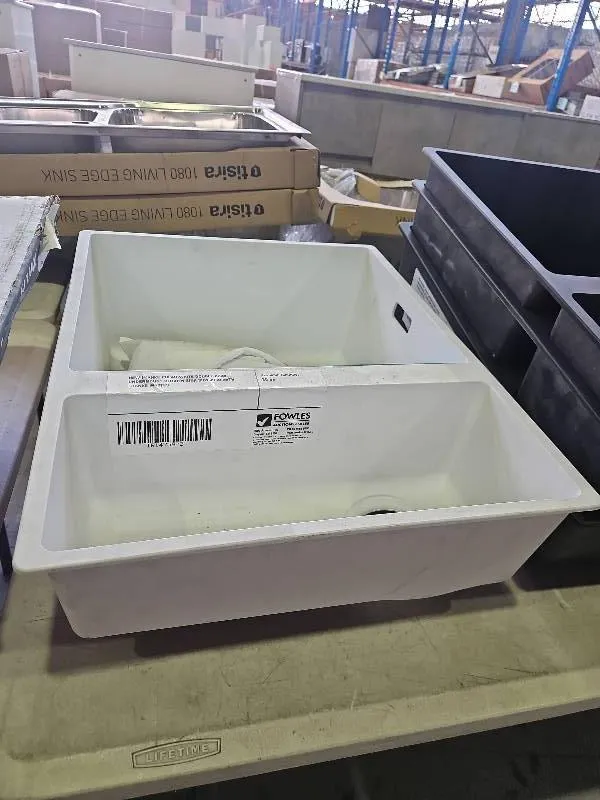 NEW FRANKE POLAR WHITE DOUBLE BOWL UNDERMOUNT KITCHEN SINK SID160PW WITH FRANKE WASTES NEW FRANKE POLAR WHITE DOUBLE BOWL UNDERMOUNT KITCHEN SINK SID160PW WITH FRANKE WASTES