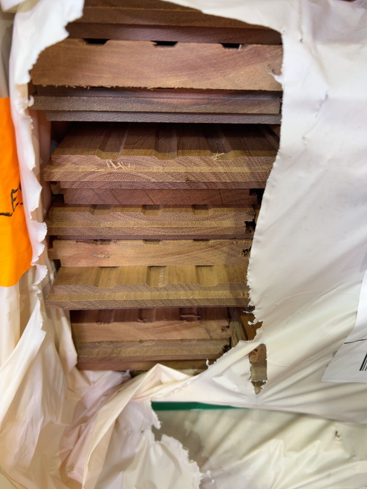 130X19 FEATURE GRADE SPOTTED GUM FLOORING 130X19 FEATURE GRADE SPOTTED GUM FLOORING