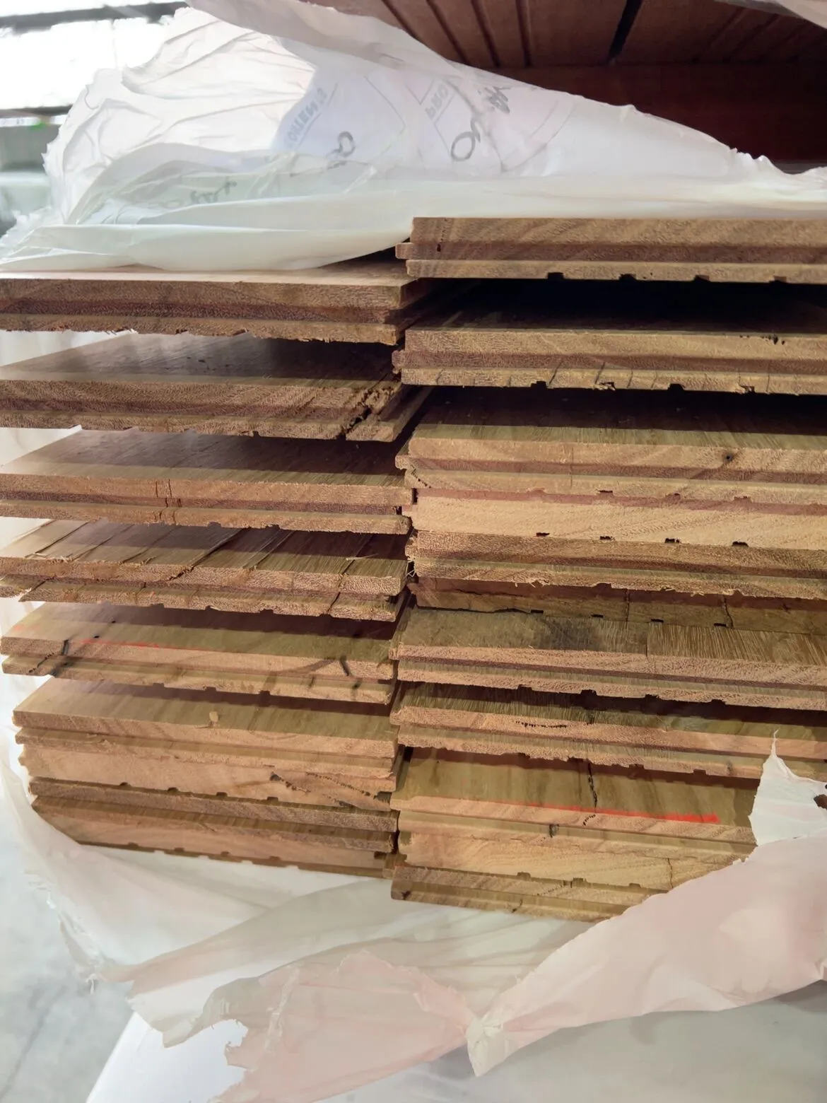 130X14 BLACKBUTT COVER GRADE OVERLAY FLOORING 130X14 BLACKBUTT COVER GRADE OVERLAY FLOORING