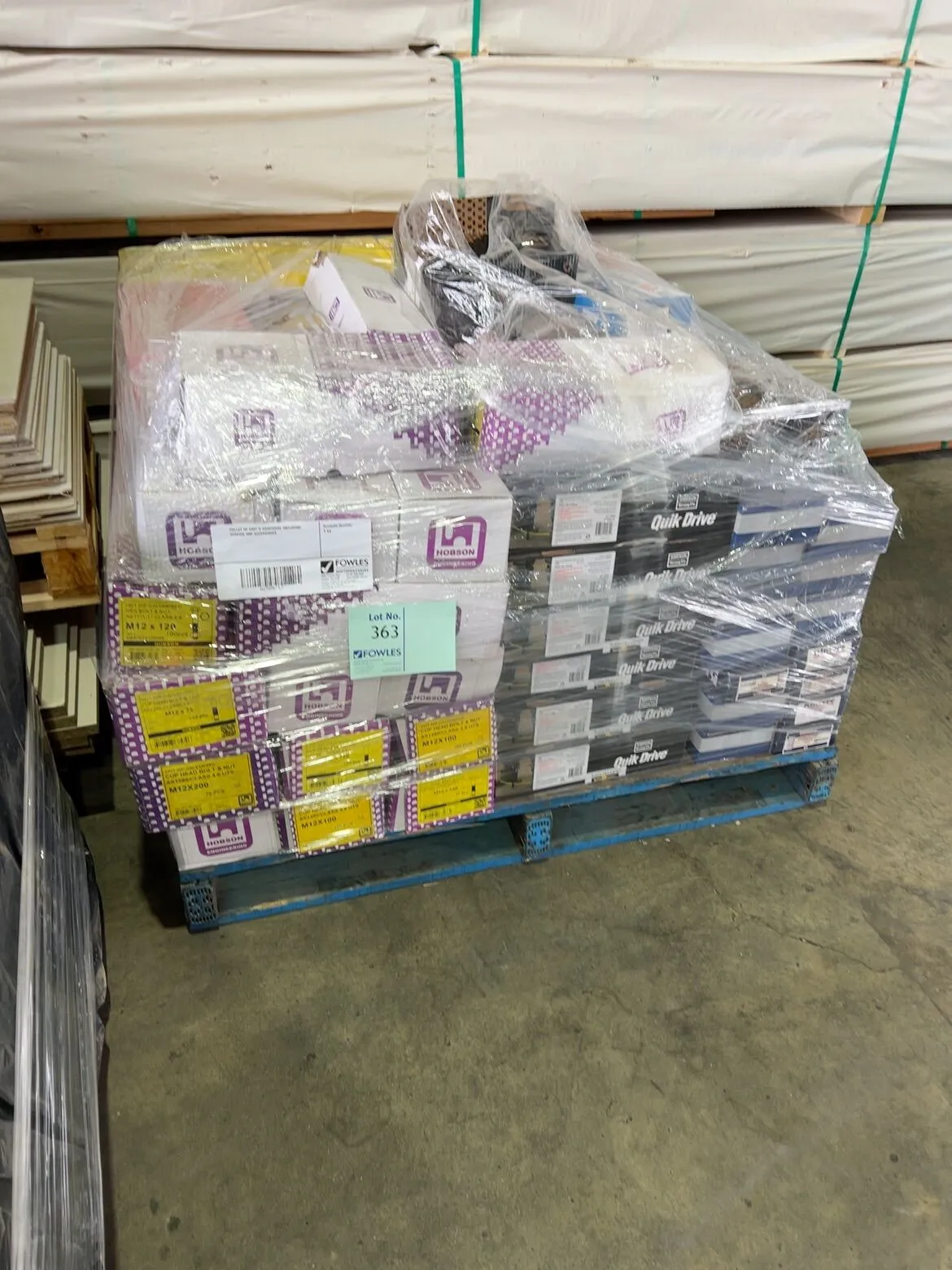 PALLET OF ASST'D HARDWARE INCLUDING SCREWS AND ACCESSORIES PALLET OF ASST'D HARDWARE INCLUDING SCREWS AND ACCESSORIES
