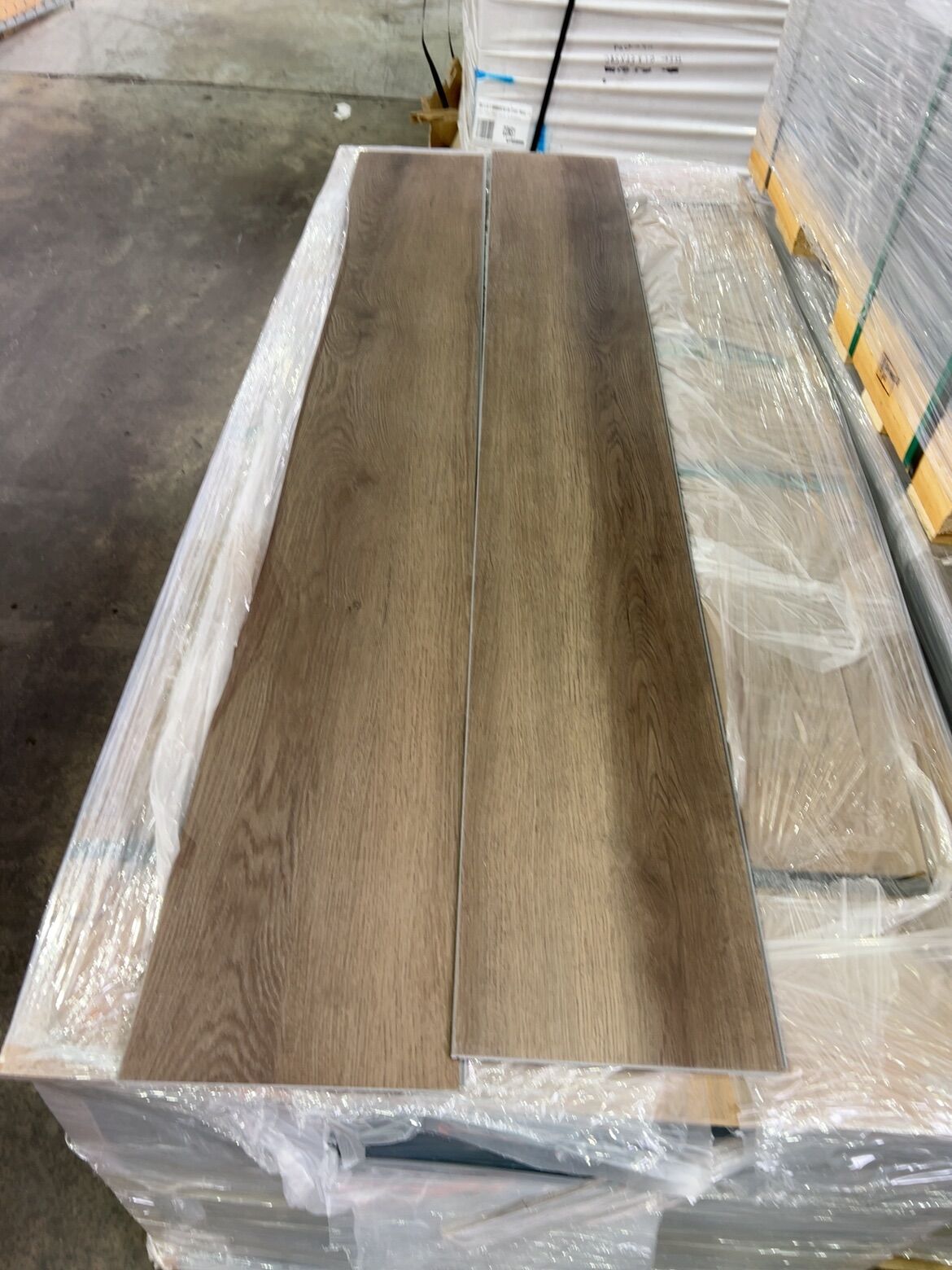 1620X225X5MM ENTIVA PRESTIGE RED ROCK HYBRID FLOORING- (48 BOXES X 2.187 M2) 1620X225X5MM ENTIVA PRESTIGE RED ROCK HYBRID FLOORING- (48 BOXES X 2.187 M2)