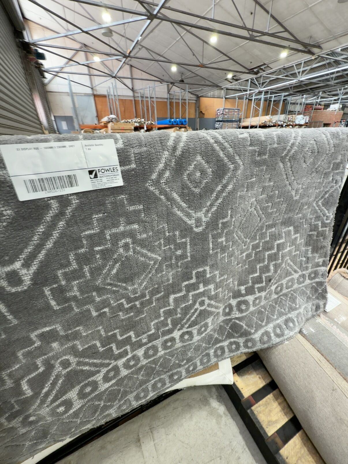 EX DISPLAY RUG - 1600MM X 2300MM , GREY EX DISPLAY RUG - 1600MM X 2300MM , GREY
