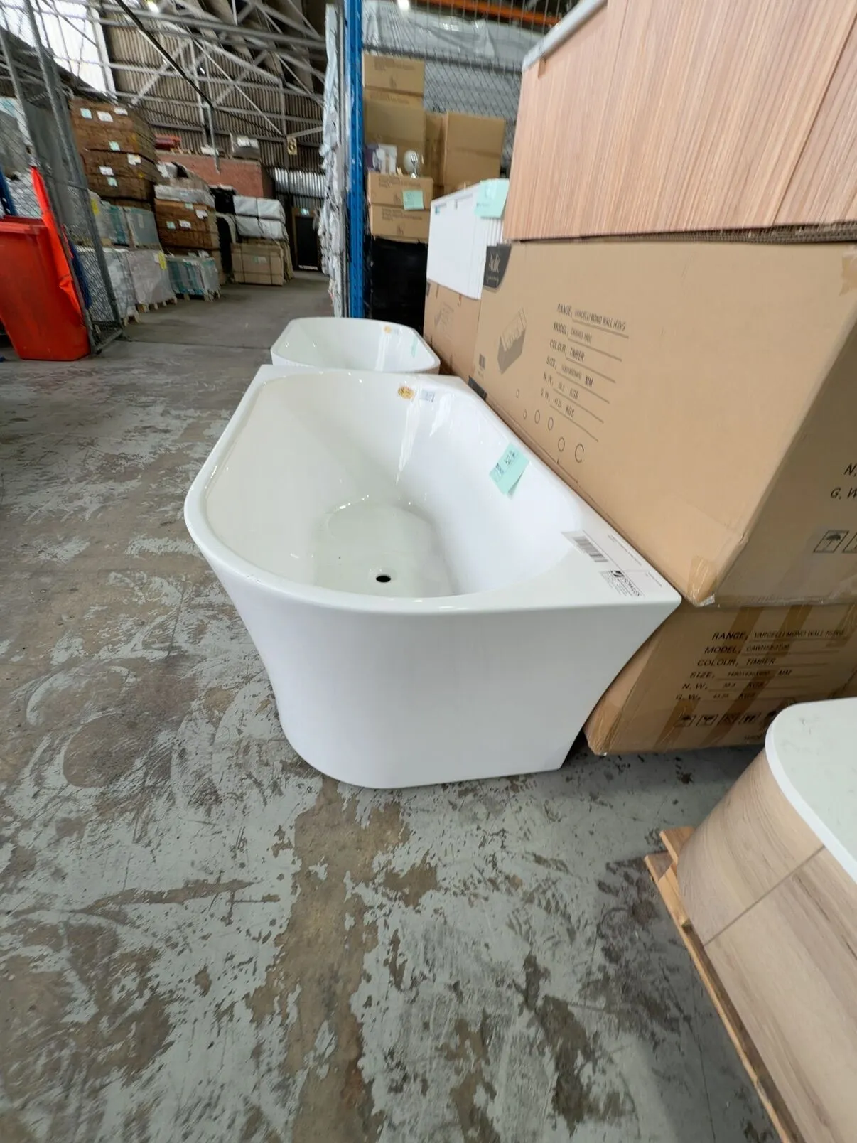 EX DISPLAY 1500MM BACK TO WALL BATHTUB SOLD AS IS EX DISPLAY 1500MM BACK TO WALL BATHTUB SOLD AS IS