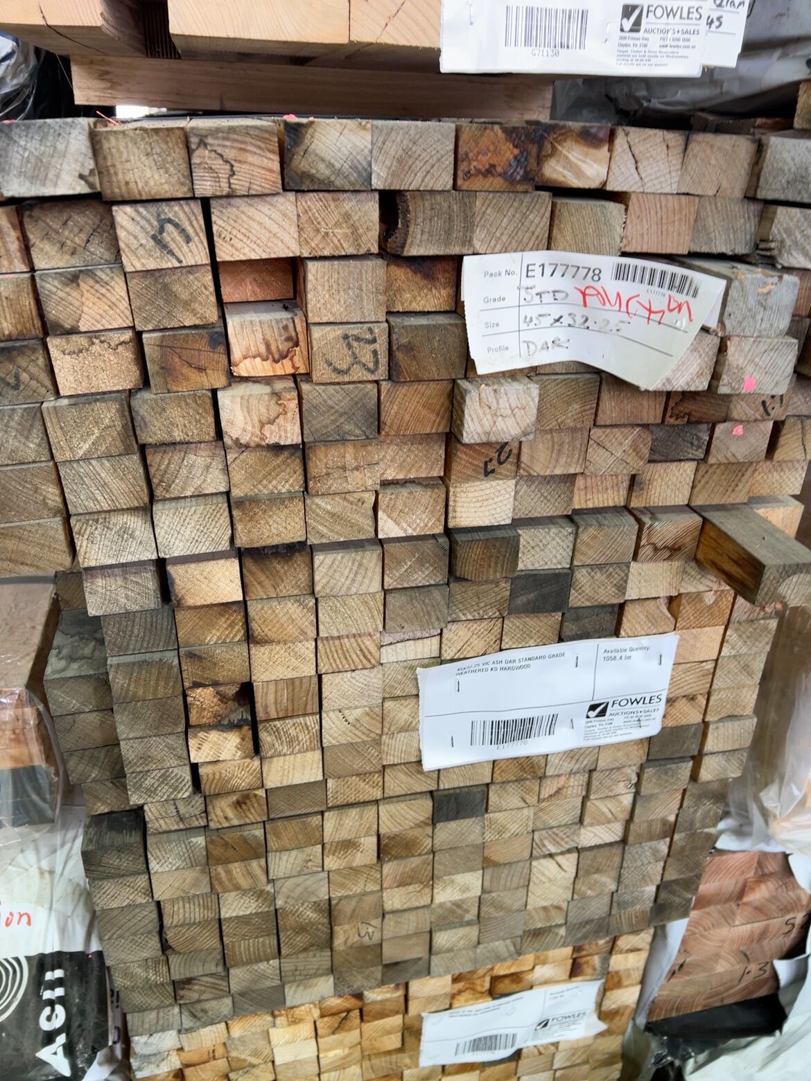45X32.25 VIC ASH DAR STANDARD GRADE WEATHERED KD HARDWOOD 45X32.25 VIC ASH DAR STANDARD GRADE WEATHERED KD HARDWOOD