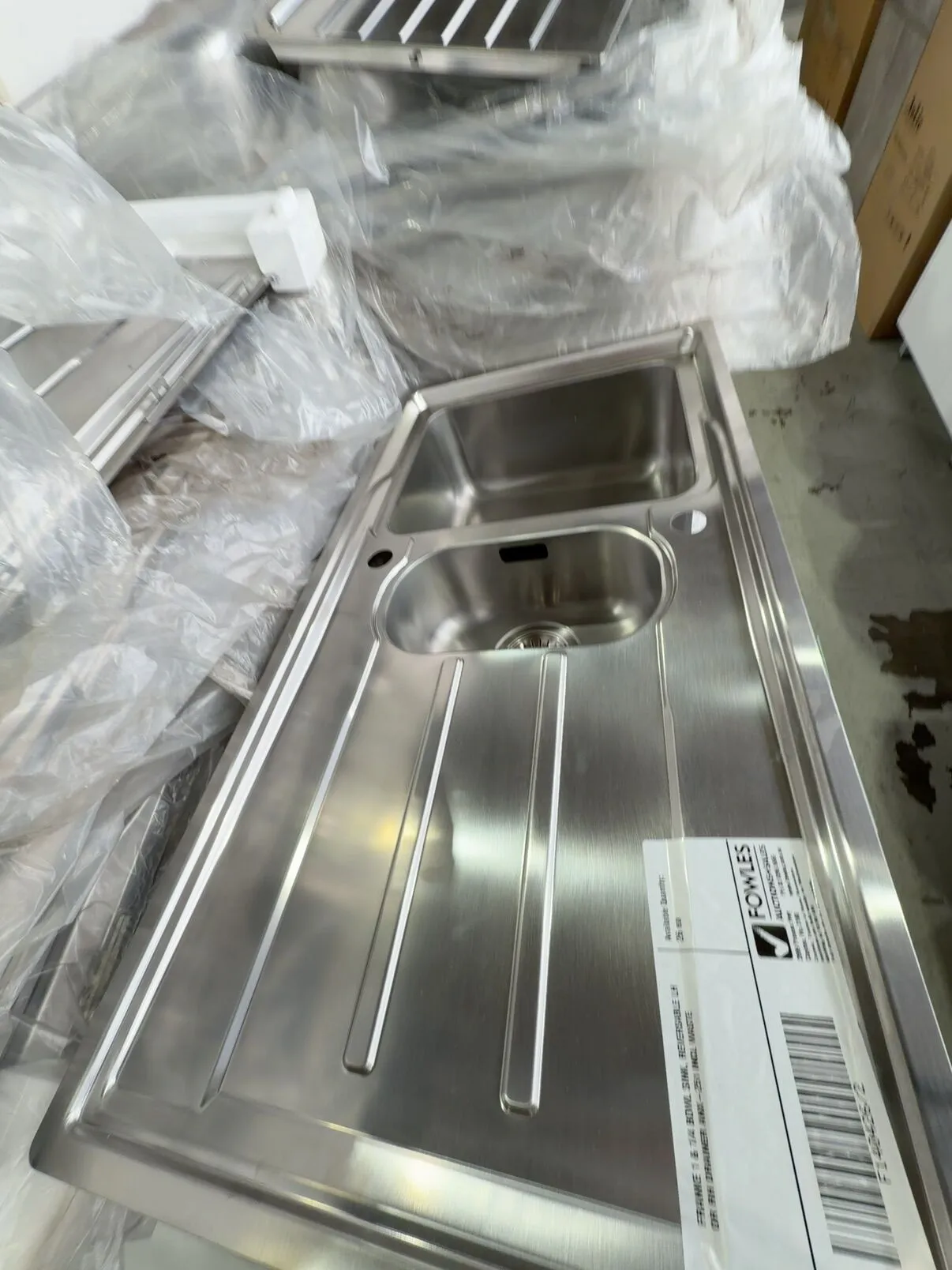 FRANKE 1 & 1/4 BOWL SINK, REVERSABLE LH OR RH DRAINER ANX-251 INCL WASTE FRANKE 1 & 1/4 BOWL SINK, REVERSABLE LH OR RH DRAINER ANX-251 INCL WASTE