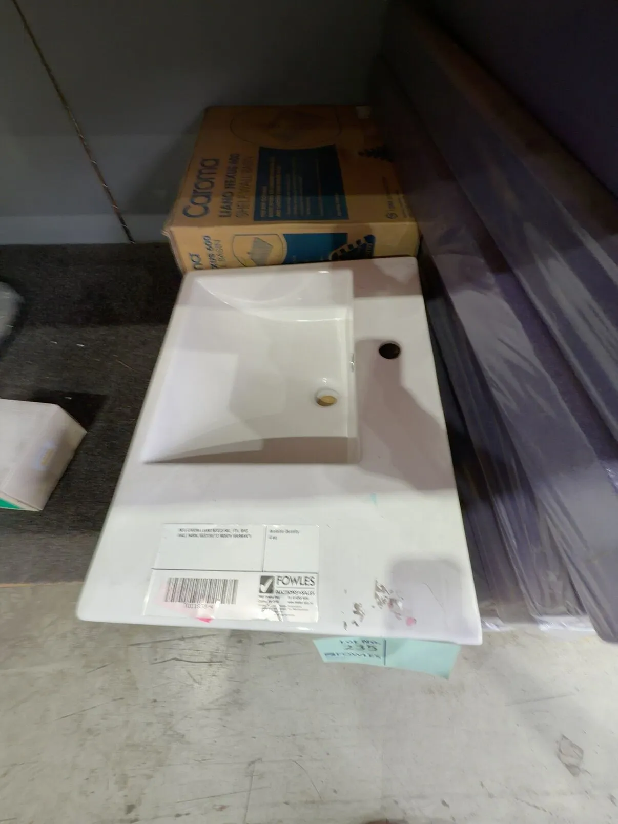 NEW CAROMA LIANO NEXUS 600, 1TH, RHS WALL BASIN, 665315W 12 MONTH WARRANTY NEW CAROMA LIANO NEXUS 600, 1TH, RHS WALL BASIN, 665315W 12 MONTH WARRANTY