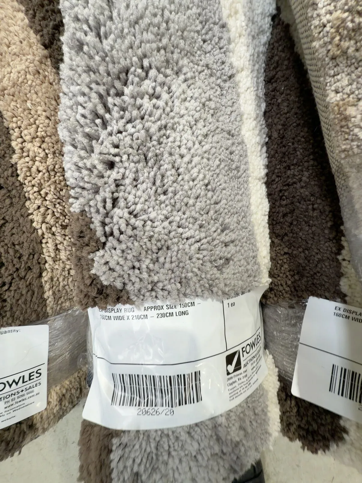 EX DISPLAY RUG - APPROX SIZE 150CM - 160CM WIDE X 210CM - 230CM LONG EX DISPLAY RUG - APPROX SIZE 150CM - 160CM WIDE X 210CM - 230CM LONG