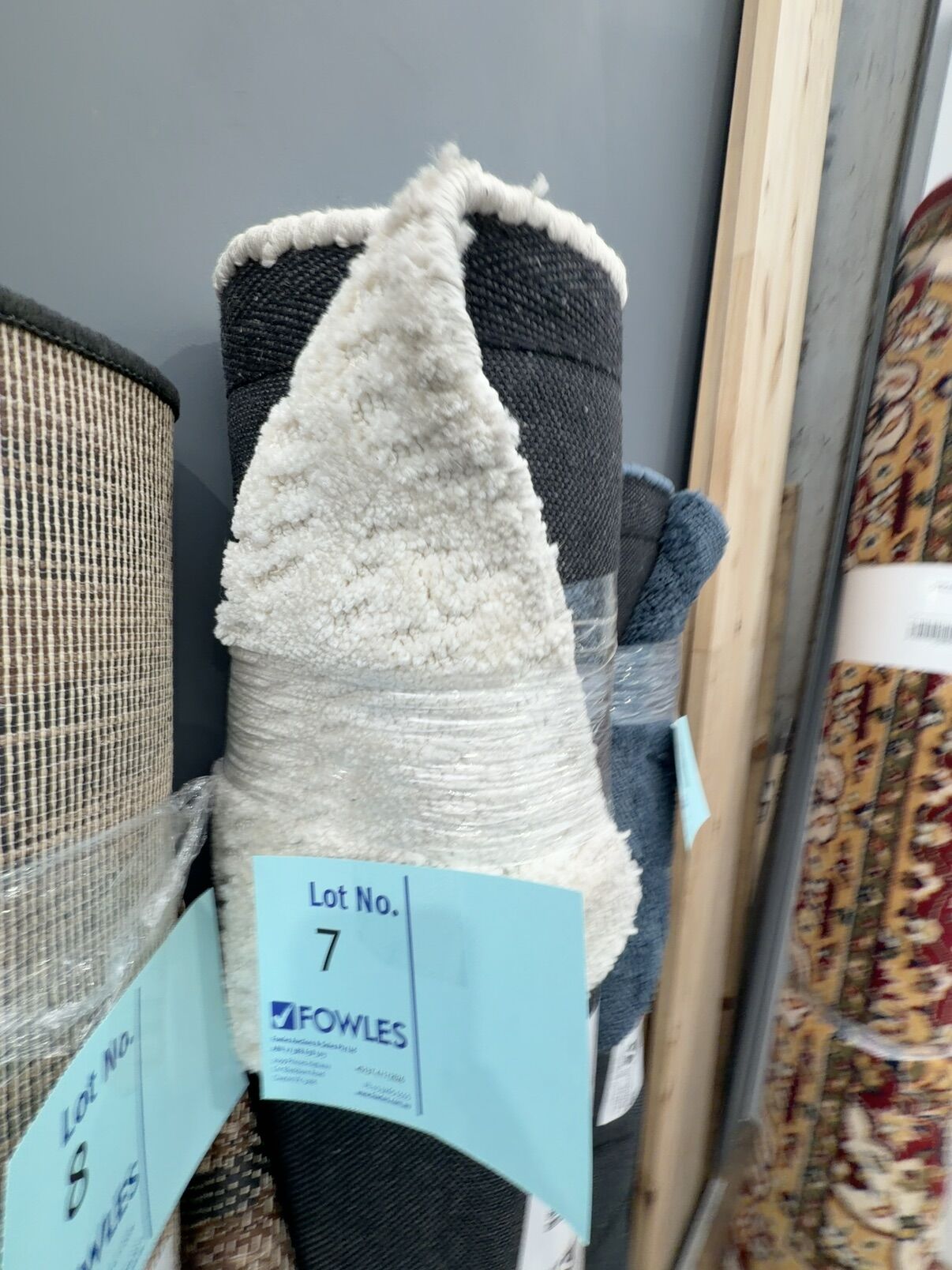 EX DISPLAY RUG - SOLD AS IS, APPROXIMATE SIZE 150 - 160CM WIDE X 210 - 230MM LONG EX DISPLAY RUG - SOLD AS IS, APPROXIMATE SIZE 150 - 160CM WIDE X 210 - 230MM LONG