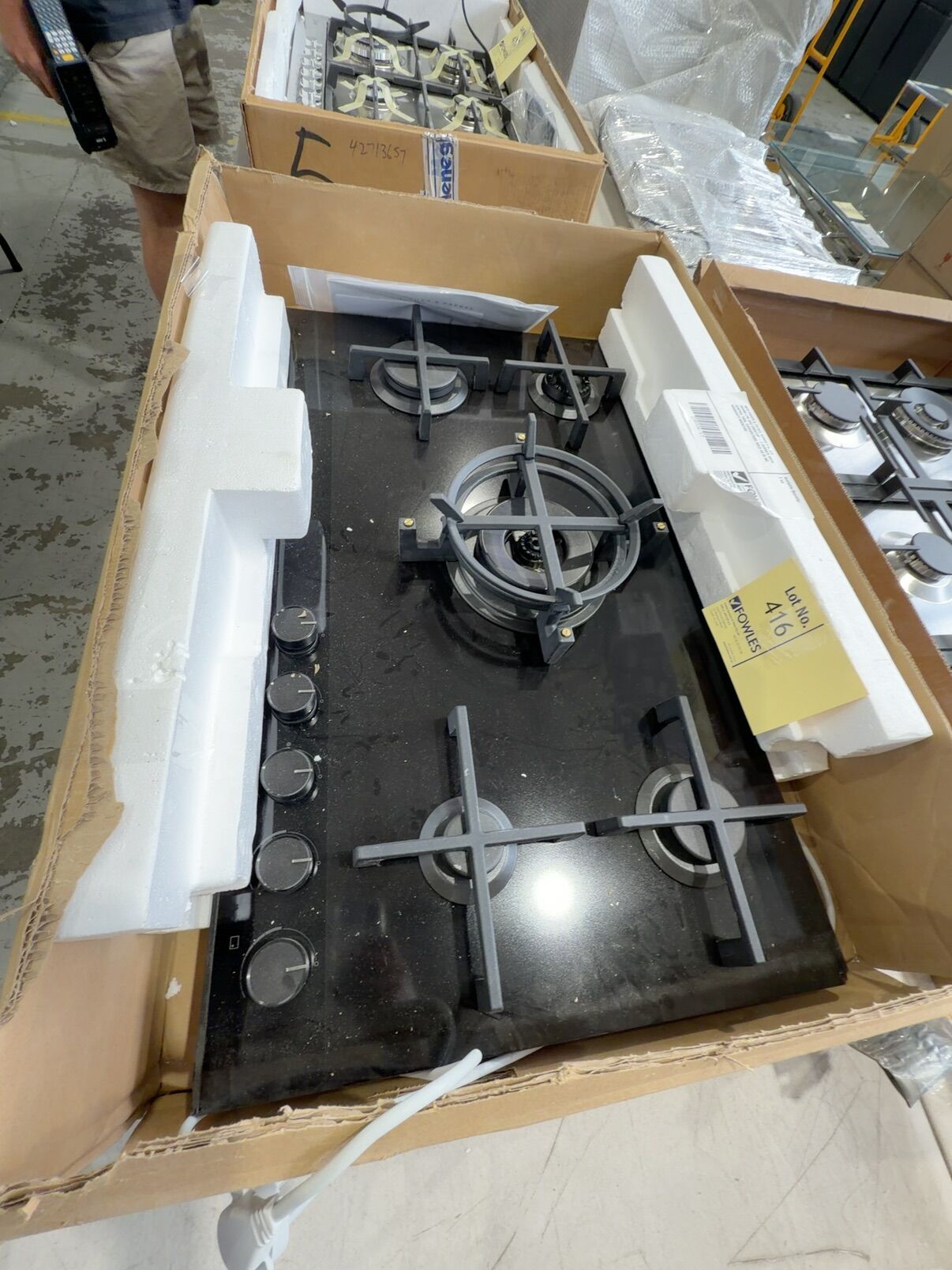 NEW FISHER & PAYKEL SERIES 9 BLACK 900MM LPG GAS COOKTOP - 5 BURNER WITH CENTRAL WOK, CG905DLPGB4 SOLD AS IS NO WARRANTY RRP$2499 NEW FISHER & PAYKEL SERIES 9 BLACK 900MM LPG GAS COOKTOP - 5 BURNER WITH CENTRAL WOK, CG905DLPGB4 SOLD AS IS NO WARRANTY RRP$2499