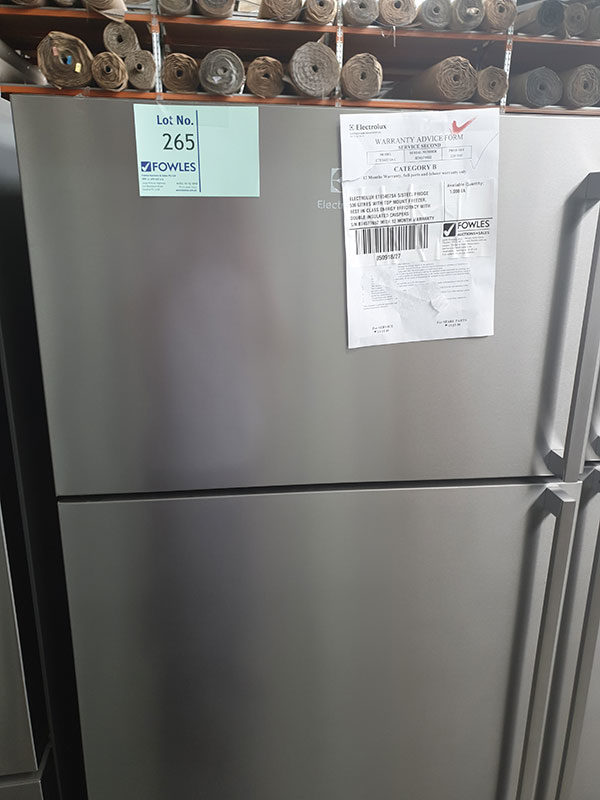 ELECTROLUX ETE5407SA S/STEEL FRIDGE 536 LITRES WITH TOP MOUNT FREEZER, BEST IN CLASS ENERGY EFFICIENCY WITH DOUBLE INSULATED CRISPERS S/N B74571692 WITH 12 MONTH WARRANTY
