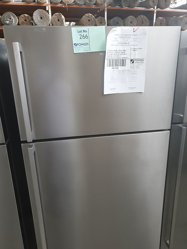 ELECTROLUX ETE5407SA S/STEEL FRIDGE 536 LITRES WITH TOP MOUNT FREEZER, BEST IN CLASS ENERGY EFFICIENCY WITH DOUBLE INSULATED CRISPERS S/N B74173623 WITH 12 MONTH WARRANTY
