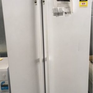 WESTINGHOUSE WSE6200WA WHITE 620 LITRE SIDE BY SIDE FRIDGE FINGER PRINT RESISTANT S/STEEL WITH FULLY ADJUSTABLE INTERIOR WITH GLASS SHELVES AND FULL WIDTH DRAWERS WITH 12 MONTH WARRANTY B62101413