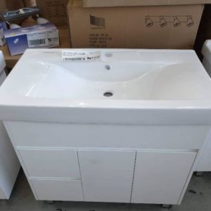 750MM GLOSS WHITE VANITY WITH 2 DOORS FINGER PULL STYLE WITH WHITE CERAMIC VANITY TOP PB750-439