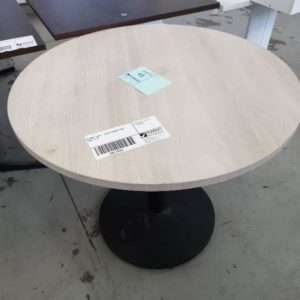 SECOND HAND - WHITE ROUND TABLE SOLD AS IS
