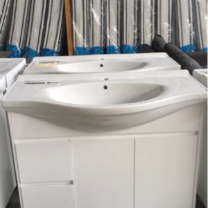 1000MM GLOSS WHITE VANITY WITH FINGER PULL DOORS AND DRAWERS LEFT HAND DRAWERS WITH WHITE CERAMIC VANITY TOP VPB1000-192