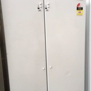 WESTINGHOUSE WSE6200WA 620 LITRE WHITE SIDE BY SIDE FRIDGE FLEXSPACE INTERIOR WITH ADJUSTABLE GLASS SHELVING S/N C72701681 WITH 3 MONTH WARRANTY