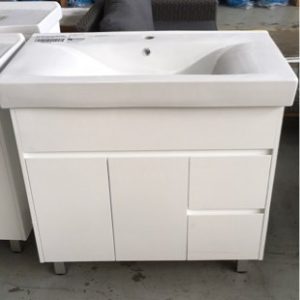 NEW 900MM GLOSS WHITE VANITY WITH FINGER PULL EDGE DOORS AND DRAWERS RIGHT HAND DRAWERS AND WHITE CERAMIC VANITY TOP VPB900-S439