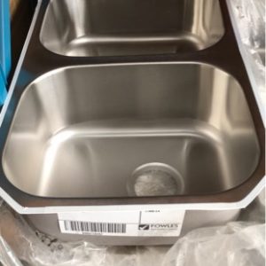 DOUBLE UNDERMOUNT S/STEEL SINK WITH CLIPS 83890-4