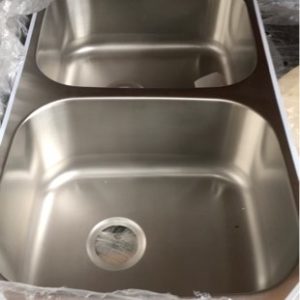 DOUBLE UNDERMOUNT S/STEEL SINK WITH CLIPS 84696-79