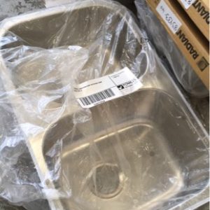 DOUBLE UNDERMOUNT KITCHEN SINK SOLD AS IS