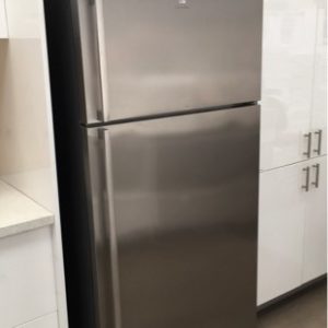 ELECTROLUX ETE5207SA 520 LITRE FRIDGE WITH TOP MOUNT FREEZER MARK RESISTANT WITH DOUBLE INSULATED SEALED CRISPERS BEST IN CLASS ENERGY EFFICIENCY WITH 12 MONTH WARRANTY B54810499