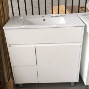 800MM VANITY CABINET WITH DRAWERS LEFT HAND SIDE FINGER PULL WITH WHITE CERAMIC VANITY TOP S800-510