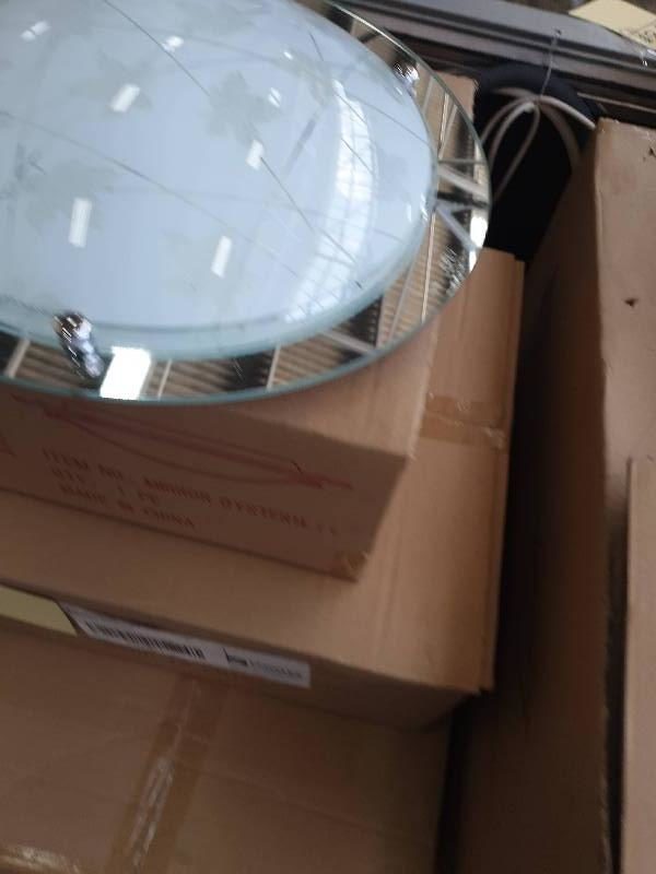 LARGE DECORATIVE OYSTER LIGHT WITH MIRRORED EDGE - 2LT 2 GLOBES REQUIRED