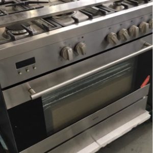 EX DISPLAY EURO EV900DPSX 900MM FREESTANDING OVEN WITH 3 MONTH WARRANTY DEO7198