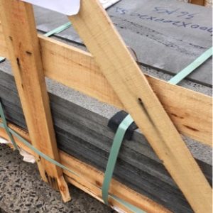 PALLET OF BLUE STONE SAWN PAVERS 1000 X 200 X 20MM FLOOR/WALL PAVING QTY 36 PIECES - APRO1-3
