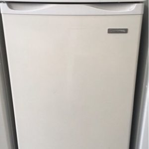CHANGHONG UPRIGHT FRIDGE 187 LITRE SKU 360012744 WITH 12 MONTH LIMITED WARRANTY -WITHIN 40KLMS OF MELB CBD