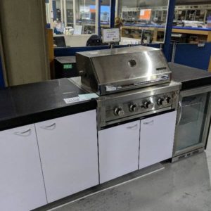 NEW OUTDOOR BBQ KITCHEN WITH GASMASTER 4 BURNER BBQ NATURAL GAS WITH CONVERSION KIT STORAGE CABINETS ARE WATERPROOF MODULES WITH WEATHER TEK DOORS BLUM HINGES GRANITE BENCH TOPS ALSO WITH MATADOR SINGLE BAR FRIDGE WITH 12 MONTH WARRANTY