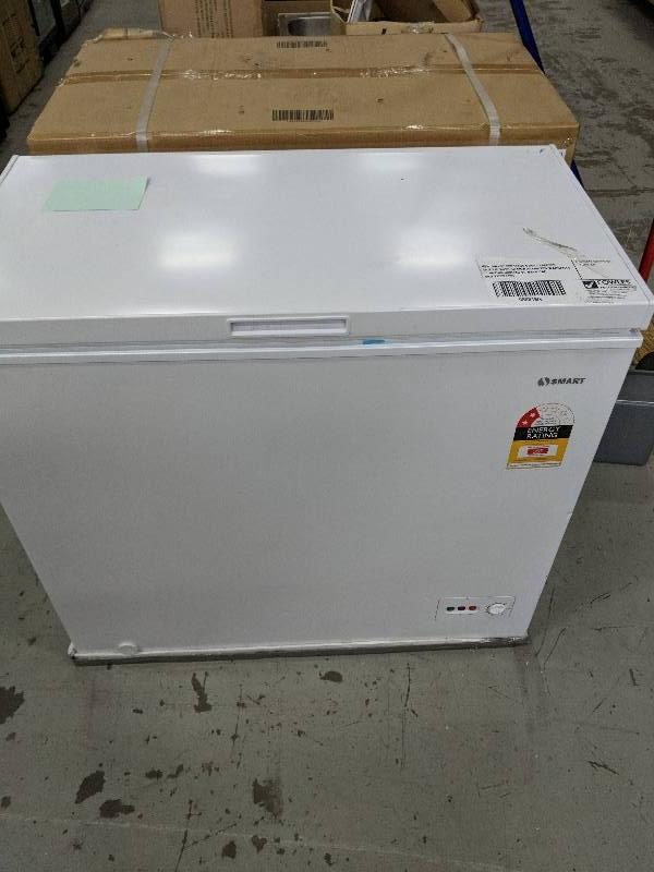 NEW SMART 200 LITRE CHEST FREEZER SFZC210 WITH 12 MONTH LIMITED WARRANTY - WITHIN 40KLMS OF MELB CBD SKU 320021106