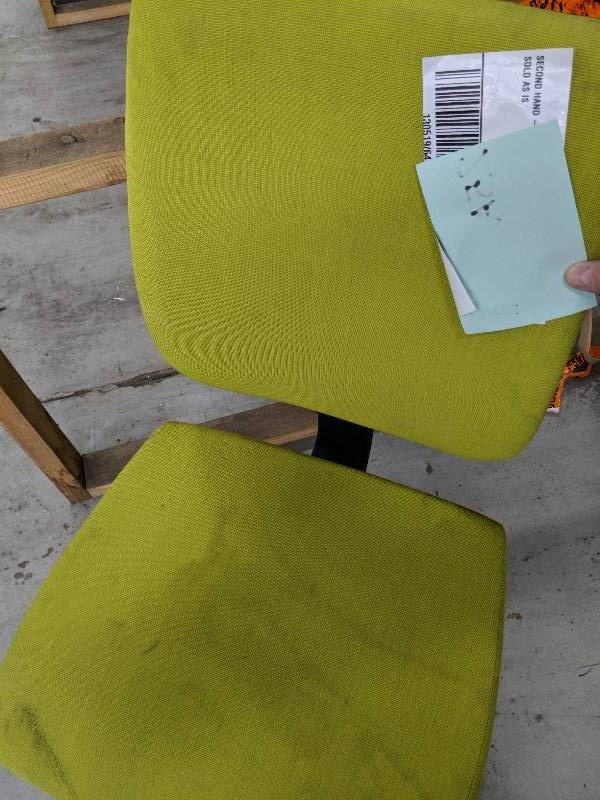 SECOND HAND - LIME OFFICE CHAIR SOLD AS IS