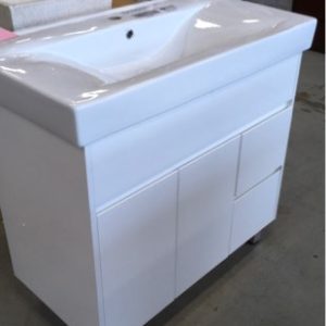 900MM GLOSS WHITE VANITY WITH FINGER PULL DOORS & DRAWERS RIGHT WITH WHITE CERAMIC VANITY TOP V900-W439