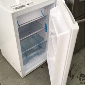 NEW WHITE EURO 115 LITRE BAR FRIDGE E115FW SMALL DENT LOWER DOOR WITH 3 MONTH WARRANTY DEO7294