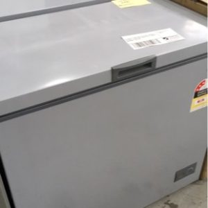 EX DISPLAY EURO 200 LITRE CHEST FREEZER ECF200SL SILVER MAT FINISH WITH 3 MONTH WARRANTY DEO7295