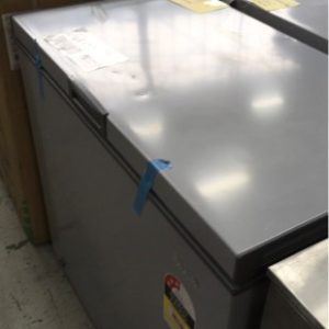 NEW EURO 200 LITRE CHEST FREEZER ECF200SL SILVER MAT FINISH WITH 3 MONTH WARRANTY DEO7296 SMALL DENT ON LID