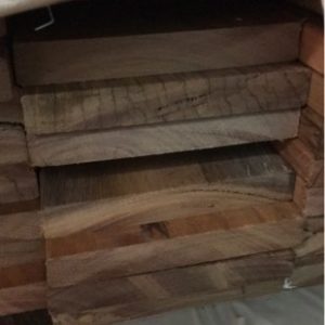 135X19 FEATURE GRADE SPOTTED GUM DECKING (PACK CONSISTS OF RANDOM SHORT LENGTHS) (THIS PACK IS BADLY WEATHERED)