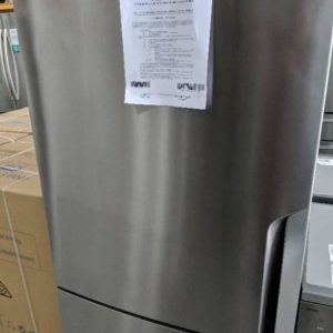 WESTINGHOUSE WBE5300SA S/STEEL BOTTOM MOUNT FRIDGE 528LITRE WITH FLEX SPACE INTERIOR SPILLSAFE GLASS SHELVES BLUE FEATURE LIGHTING RRP$1379 S/N B1573796 WITH 12 MONTH WARRANTY