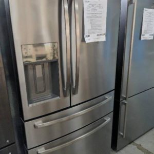 WESTINGHOUSE WHE7074SA S/STEEL FRENCH DOOR FRIDGE 702LITRE WITH DUAL DRAWER FREEZER ICE & WATER DISPENSER FRESH SEAL AUTOMATIC HUMIDITY CONTROLLED CRISPERSSLIDE BACK UP & FLIP UP SHELVES & SNACK ZONES RRP$2498 S/N B81375949 WITH 12 MONTH WARRANTY
