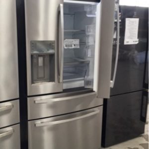 WESTINGHOUSE WHE7074SA S/STEEL FRENCH DOOR FRIDGE 702LITRE WITH DUAL DRAWER FREEZER ICE & WATER DISPENSER FRESH SEAL AUTOMATIC HUMIDITY CONTROLLED CRISPERSSLIDE BACK UP & FLIP UP SHELVES & SNACK ZONES RRP$2498 S/N B 82075770 WITH 12 MONTH WARRANTY