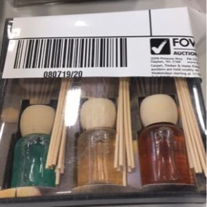 BOX OF REED DIFFUSERS IN GIFT BOX