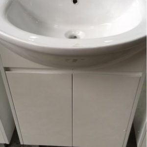 600MM GLOSS WHITE VANITY WITH FINGER PULL DOORS WITH WHITE CERAMIC TOP S600-192