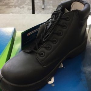 NEW SA8011 BLACK FULL GRAIN LEATHER SURE GRIP LACE BOOT UK SIZE 10