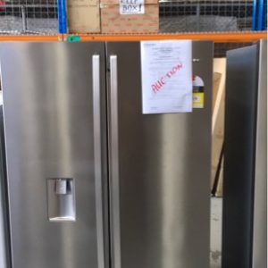 WESTINGHOUSE WHE6060SA S/STEEL FRENCH DOOR FRIDGE WITH ICE AND WATER DESIGNED TO FIT 900MM SPACE ADJUSTABLE INTERIOR AND FLEX SPACE CRISPERS S/N C82371062 WITH 3 MONTH WARRANTY