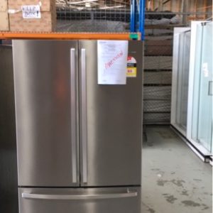 WESTINGHOUSE WHE6060SA S/STEEL FRENCH DOOR FRIDGE WITH ICE AND WATER DESIGNED TO FIT 900MM SPACE ADJUSTABLE INTERIOR AND FLEX SPACE CRISPERS S/N C84877636 WITH 3 MONTH WARRANTY