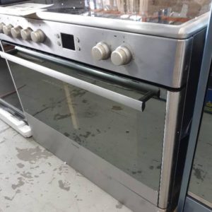 EUROMAID CS90S 900MM FREESTANDING ELECTRIC OVEN AND COOKTOP WITH 5 COOKING ZONES RRP$1771 WITH 3 MONTH WARRANTY