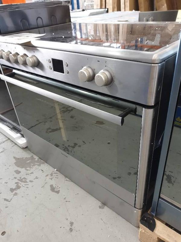EUROMAID CS90S 900MM FREESTANDING ELECTRIC OVEN AND COOKTOP WITH 5 COOKING ZONES RRP$1771 WITH 3 MONTH WARRANTY